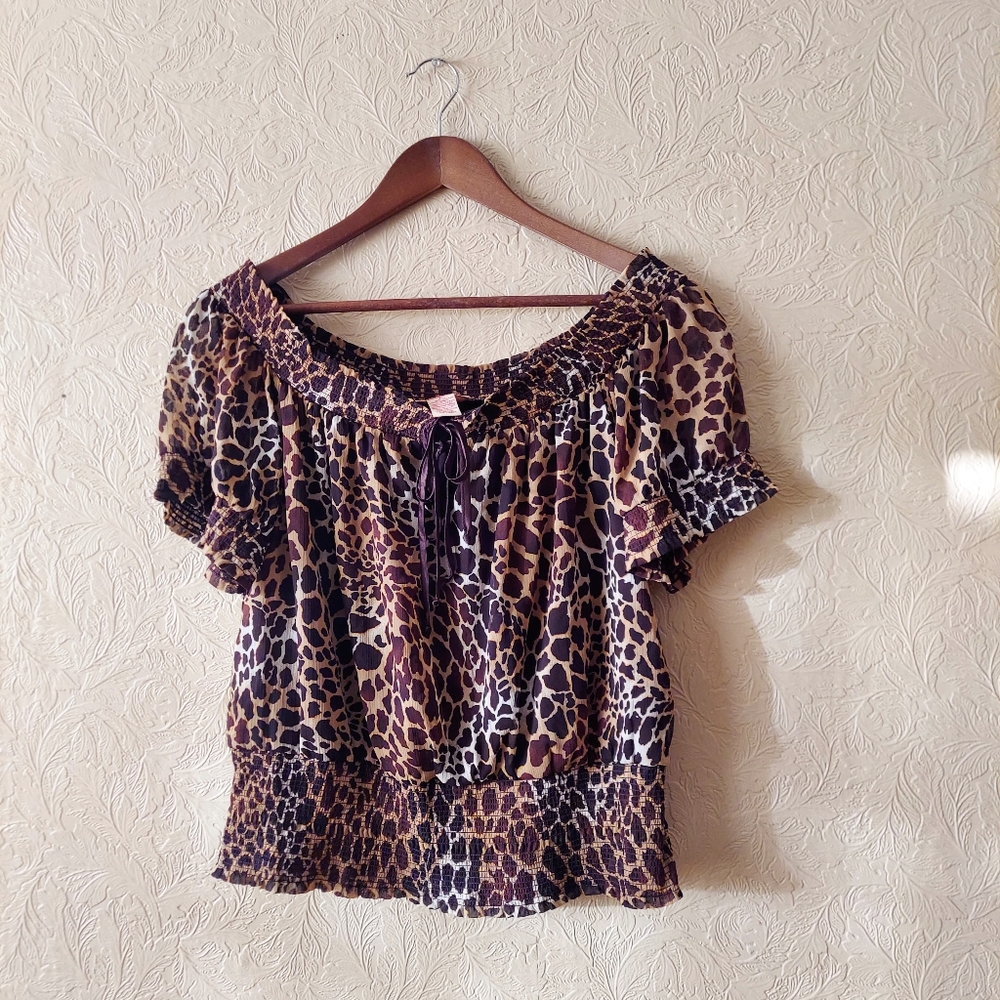 Candie’s Giraffe Print Off Shoulder Top Sz Large